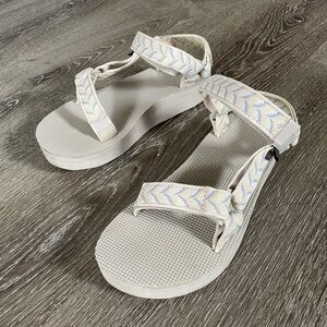 Teva Women’s Shoes (Size 6)